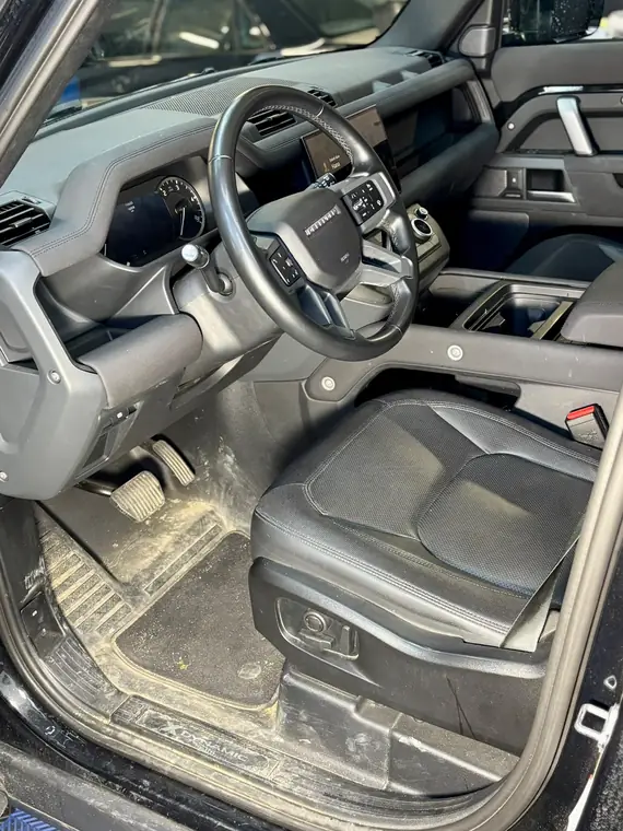 Land Rover Defender před ošetřením
